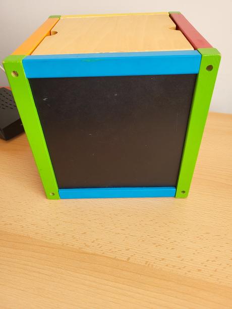 Drevená multifunkčná hračka,