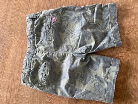 Detske kratasy guess, guess,110