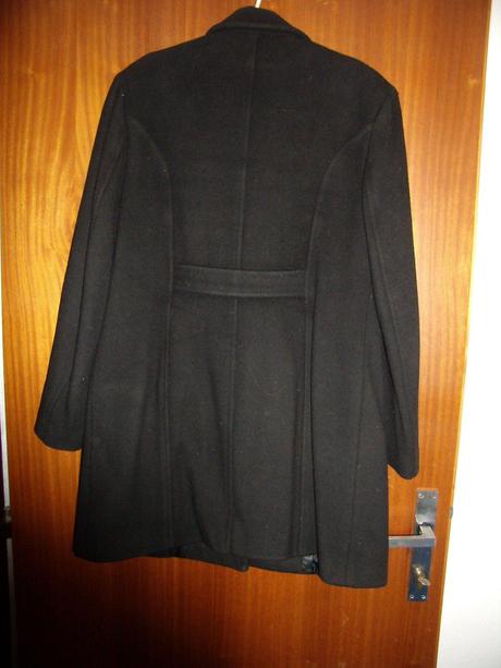 Čierny zimný kabát, 40