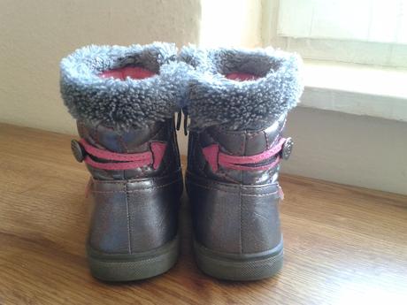 Kožené čižmičky, baťa,23