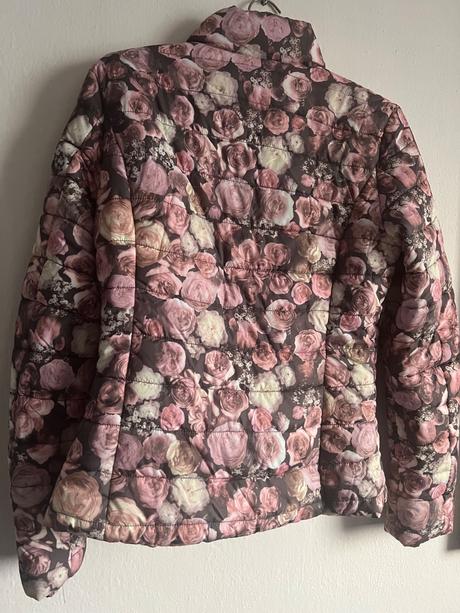 Jesena jarna bunda s ruzami kvety ruza, m