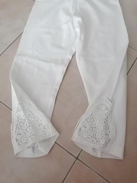 Biele 3/4-legíny s čipkou nenosené, c&a,140