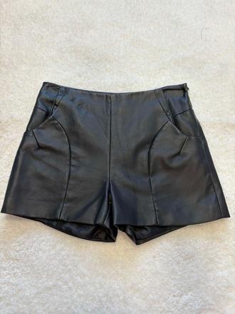 Kraťasy, miss selfridge,s