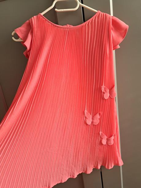 Dievčenské šaty, 128