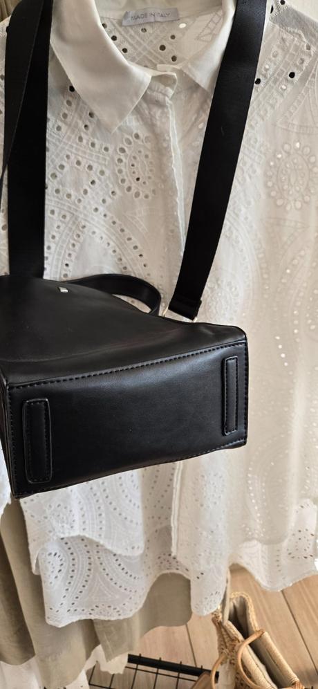 Kabelka reserved, reserved