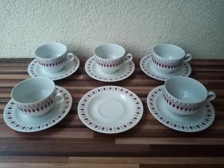 Stará porcelánová čajová súprava z bývalej gdr,