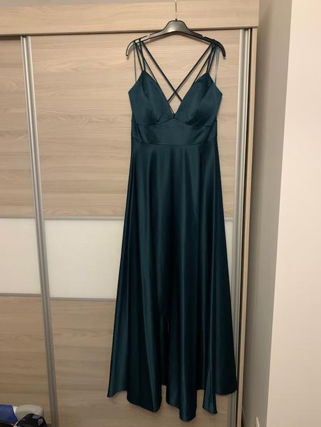 Šmaragdové spoločenské šaty, 42
