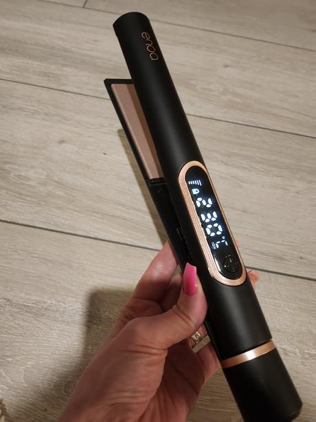 Žehlička na vlasy enoa, 