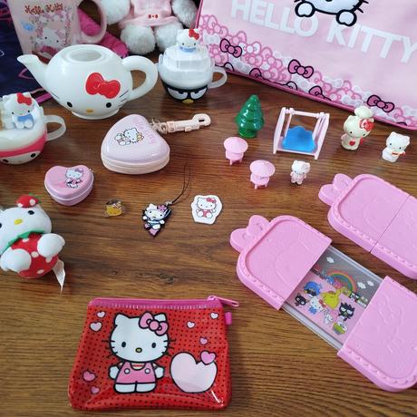 Balík hračiek hello kitty,