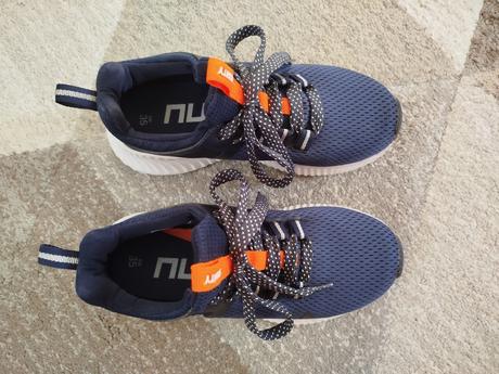 Ľahučké tenisky authority - super stav, authority,35