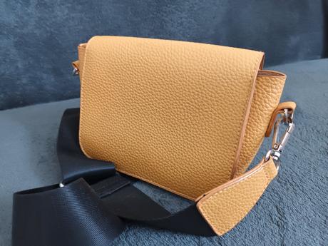 Kabelka reserved, reserved