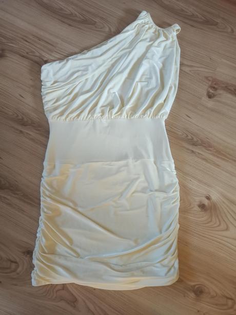 Šaty 40, 40