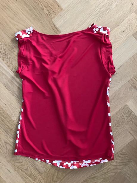 Penny black červený vzorovavý top, s