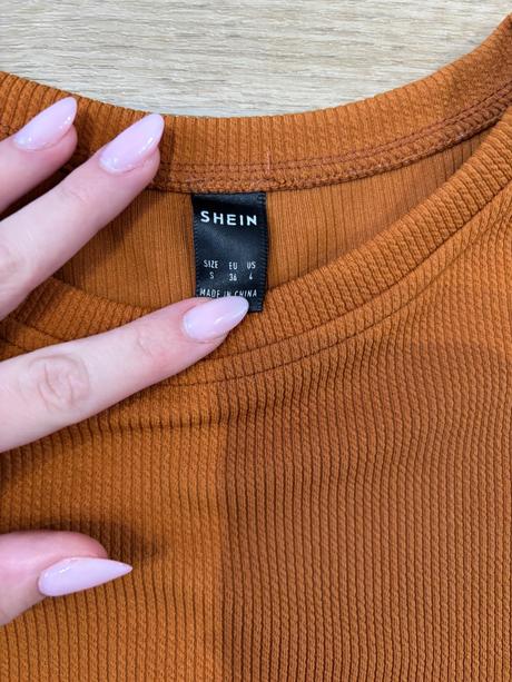 Oranžový crop top, s