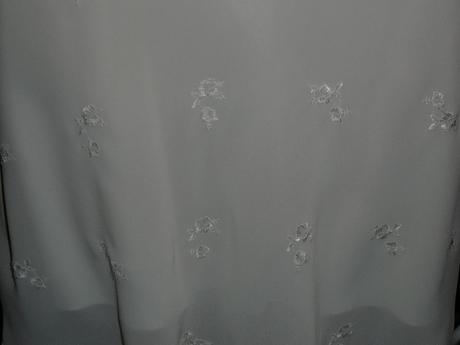 Šaty s tenkými ramienkami, 38