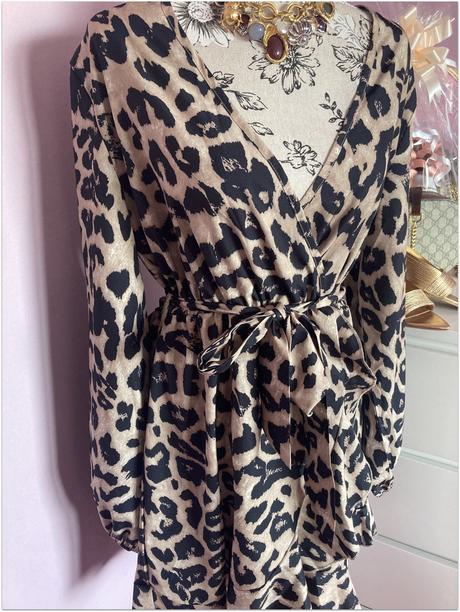 Mini šaty so zvieracím vzorom, l