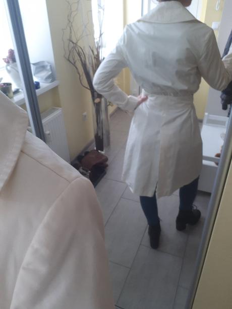 Krémový prechodný kabát, trenčkot/trenchcoat, 38
