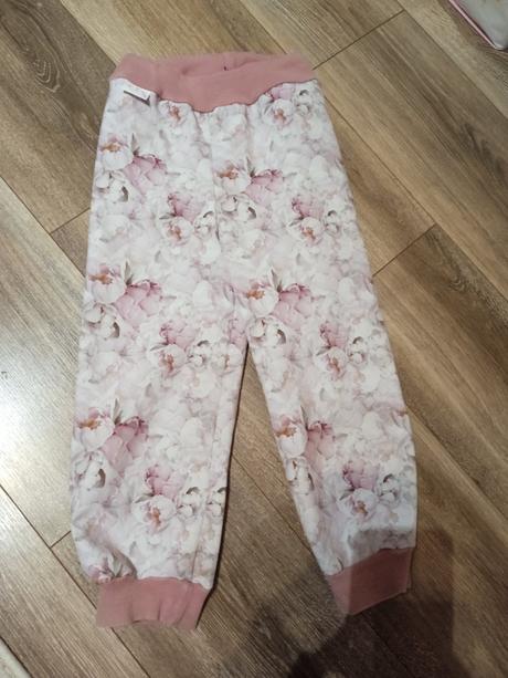 Predám softvelove nohavice, 116