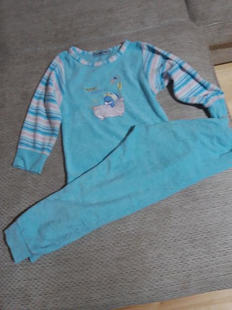 Dievčenské pyžamko, 110