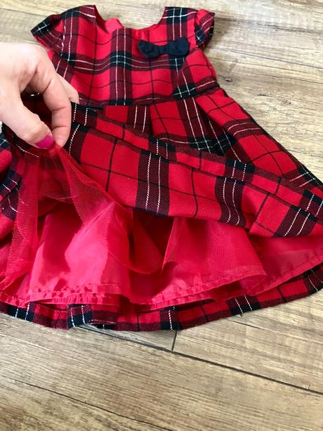 Vianočné šaty, 80