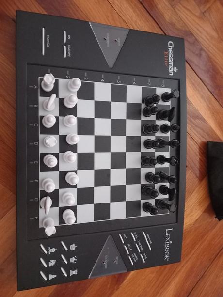 Elektronická šachová hra, 