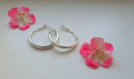 Náušnice striebornej farby, 