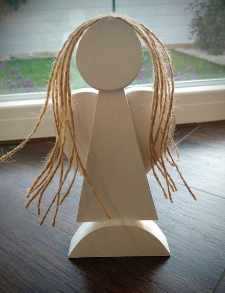 Dreveny vianočný anjelik, 