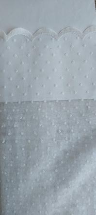 Snehobiele zaclony bodkovane s riasiacou paskou,