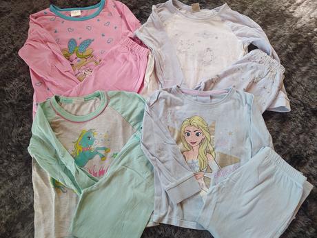 Pyžamka s dlhým rukávom, 104