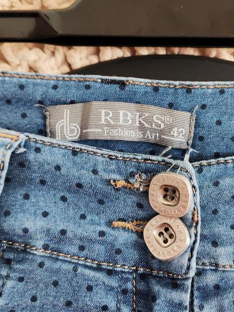 Bodkované džínsy, m