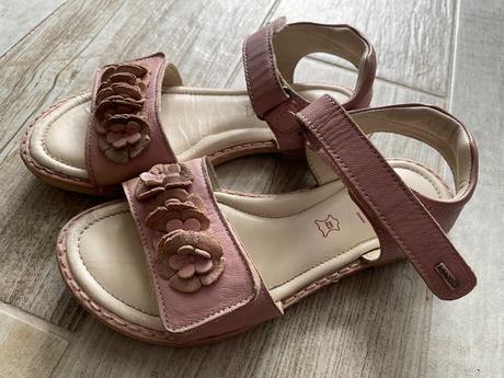 Sandalky, lasocki,31