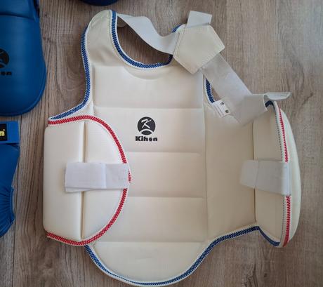 Kompletná súprava chráničov na karate m/l,