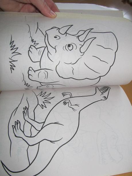 Dinosaurs coloring&activity omalovanky,