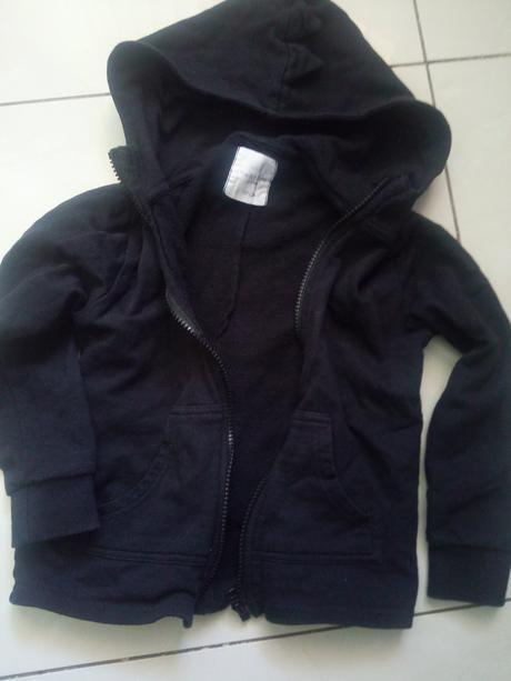 Čierna mikina veľmi dobrý stav, fox & bunny,122