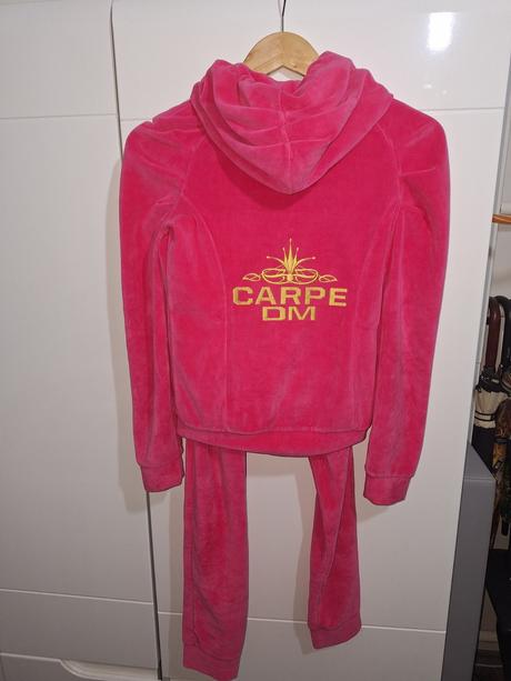 Teplakove supravy carpe diem, 152