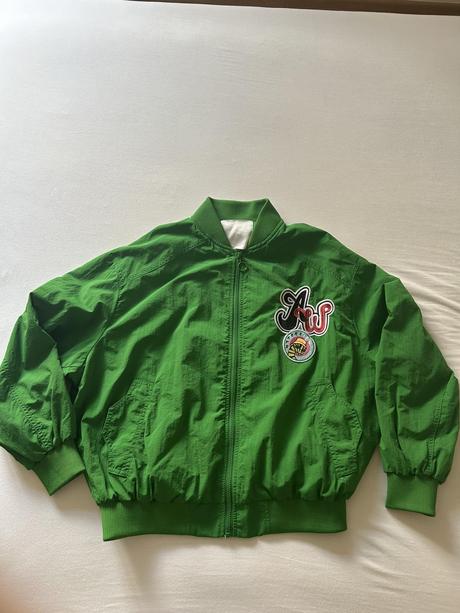 Berschka vetrovka, bershka,s