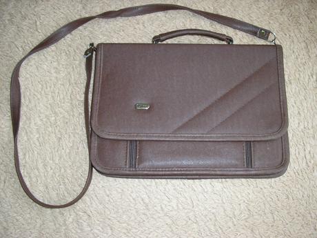 1138. hnedá aktovka, 