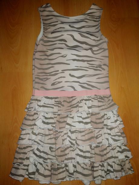 Dievčenské šaty, 122