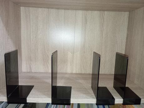 Ikea zarážky na knihy, 