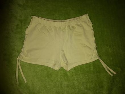 Krásne kraťasy, 98