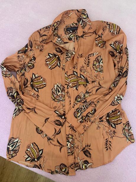 Dámske oblecenie, s