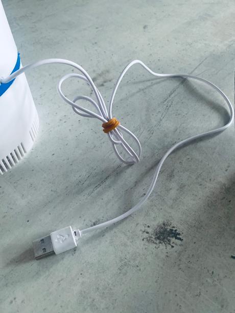 Svietidlo proti komárom a muchám,