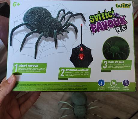 Pavúk na diaľkové,