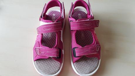Športové sandále, 33