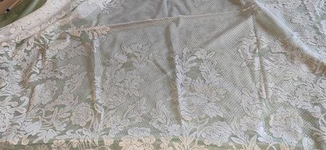 Krásny retro obrus krajkovaný, 