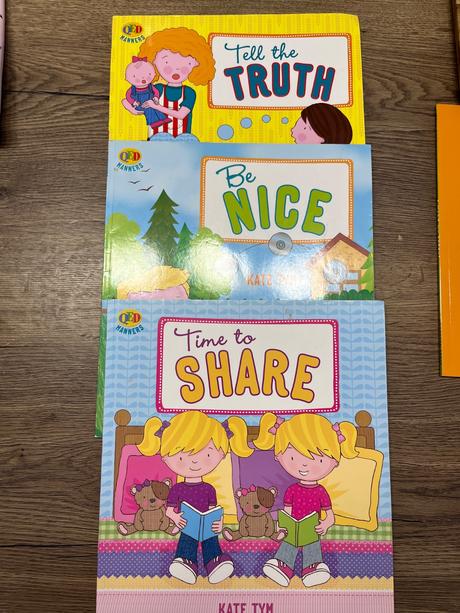 Anglicke knihy ,,manners,,3ks,