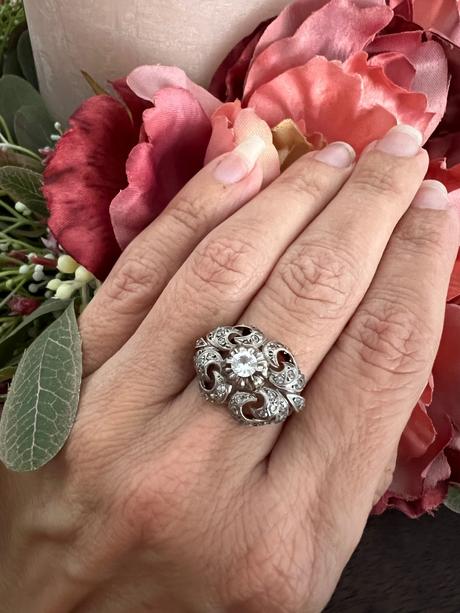 Zlaty prsten z 18k zlata a zafirov,