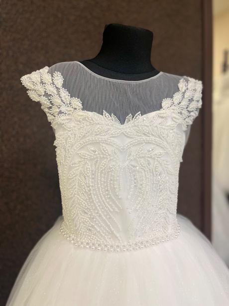 Šaty na prijimanie, 140