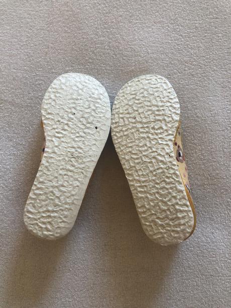 Žlté medvedíkové papuče bokap, 24, 24