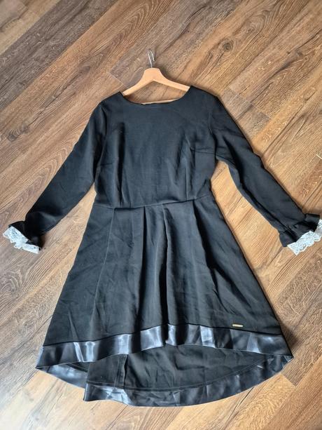 Čierne šaty s dlhým rukávom, 44